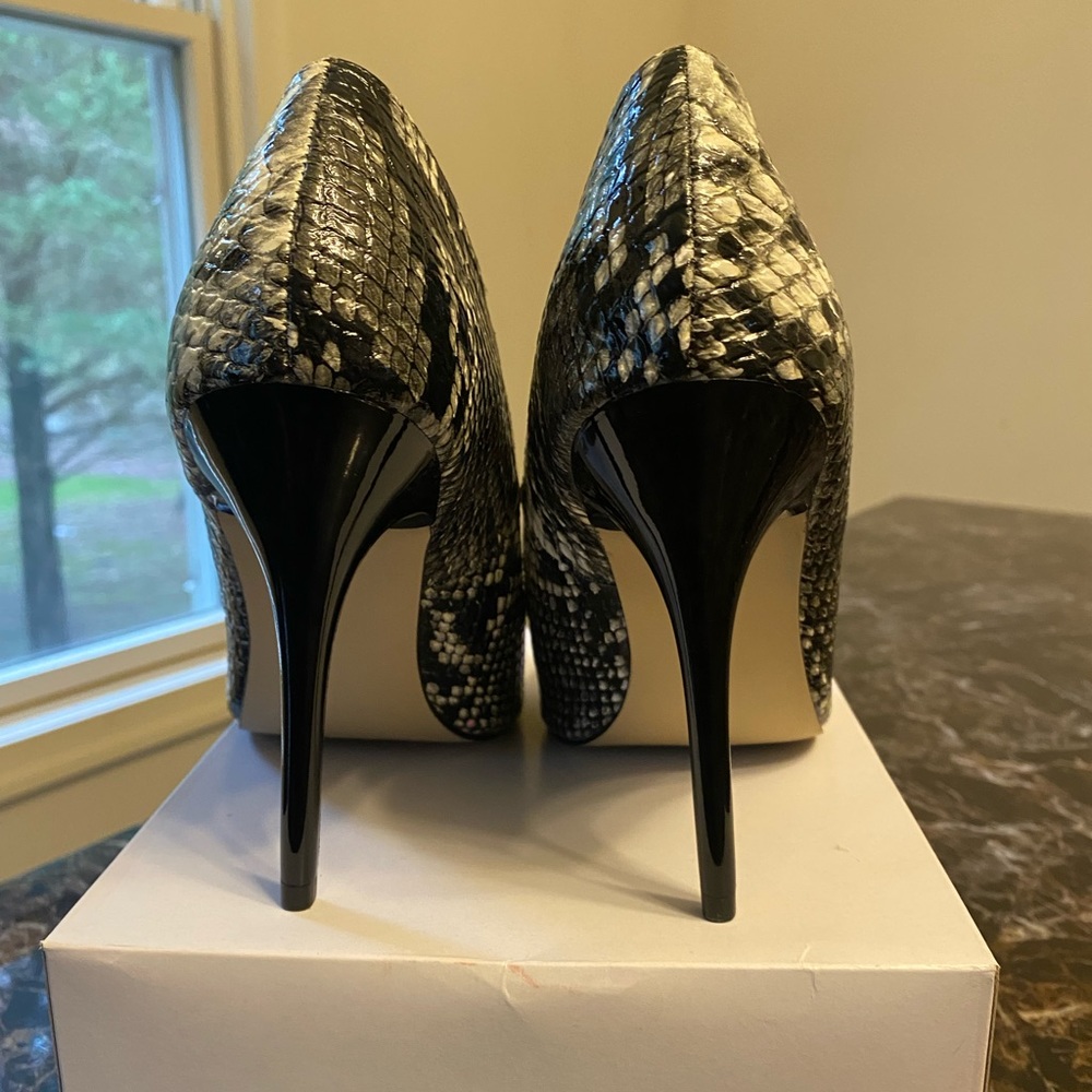 MADDEN GIRL WOMEN’S PUMP HEELS - Picture 5 of 11